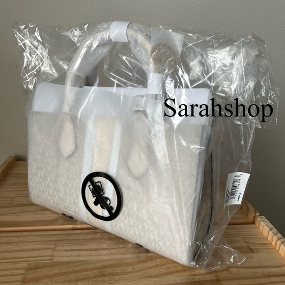 🌼Michael Kors Sheila Medium Corner Zip Satchel - Picture 16 of 16